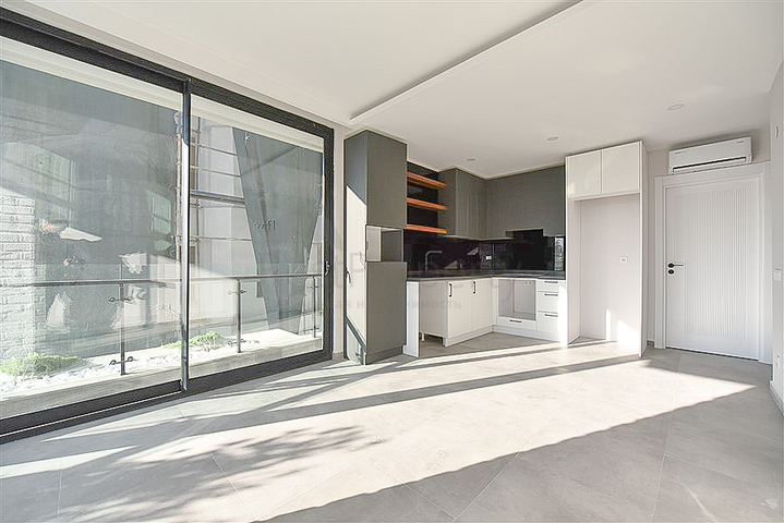 Двухкомнатная квартира в новом комплексе в районе Клеопатра