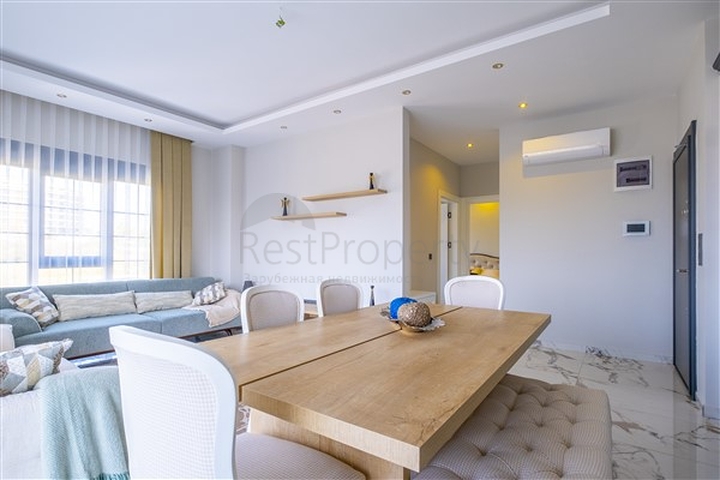 Трехкомнатная мебелированная квартира с видом на море