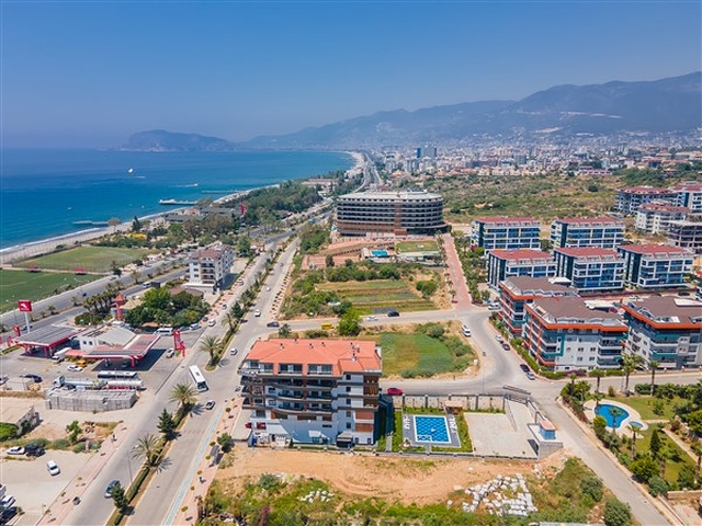 Трехкомнатная мебелированная квартира с видом на море