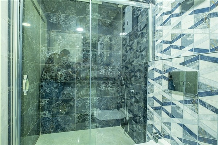 Трехкомнатная мебелированная квартира с видом на море