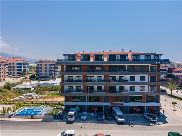 Трехкомнатная мебелированная квартира с видом на море