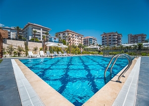 Трехкомнатная мебелированная квартира с видом на море