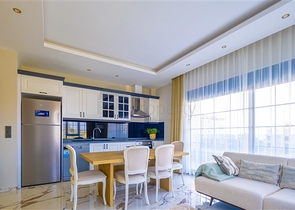 Трехкомнатная мебелированная квартира с видом на море