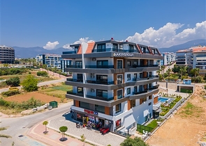 Трехкомнатная мебелированная квартира с видом на море