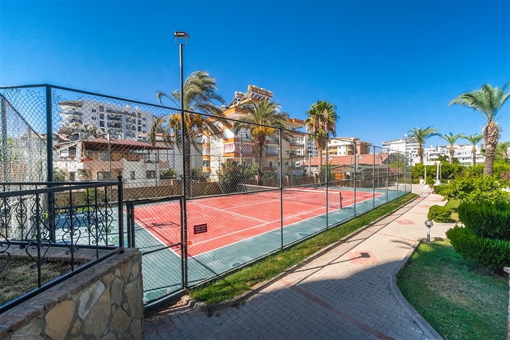 Квартира 2+1 большой площади в отличной локации в Джикджилли