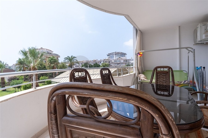 Квартира 2+1 большой площади в отличной локации в Джикджилли