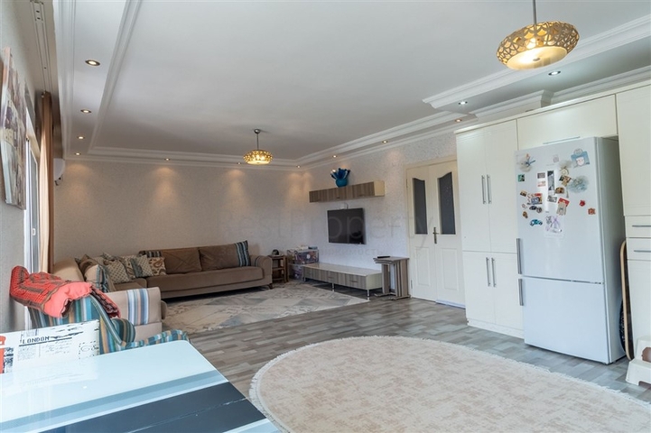 Квартира 2+1 большой площади в отличной локации в Джикджилли