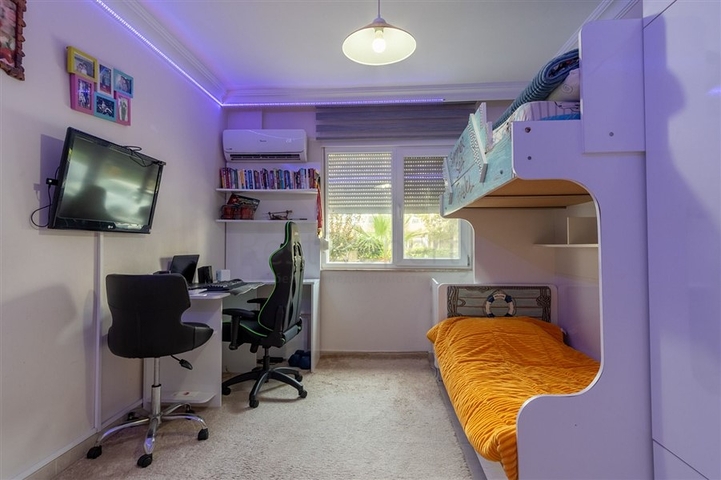 Квартира 2+1 большой площади в отличной локации в Джикджилли