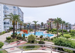 Квартира 2+1 большой площади в отличной локации в Джикджилли