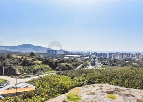 Квартира 1+1 с видом на горы и море в районе Махмутлар