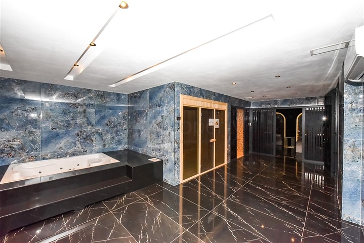 Пентхаус 2+1 в новом комплексе всего в 400 м от моря в центре Алании 