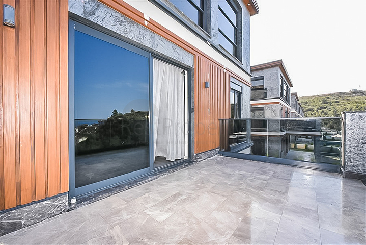 Частная вилла 4+1 в элитном закрытом жилом комплексе