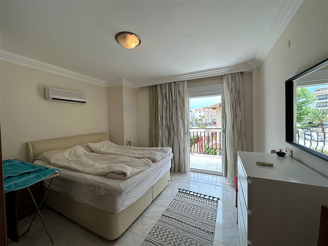 Пентхаус 4+1 на берегу реки в районе Кестель