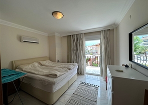 Пентхаус 4+1 на берегу реки в районе Кестель