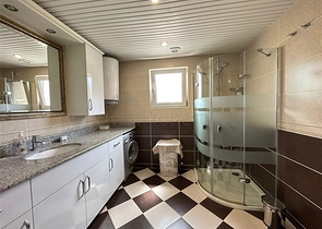 Пентхаус 4+1 на берегу реки в районе Кестель