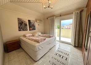 Пентхаус 4+1 на берегу реки в районе Кестель