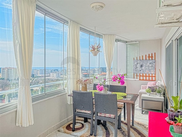 Квартира 2+1 свидом на море и горы в районе Махмутлар