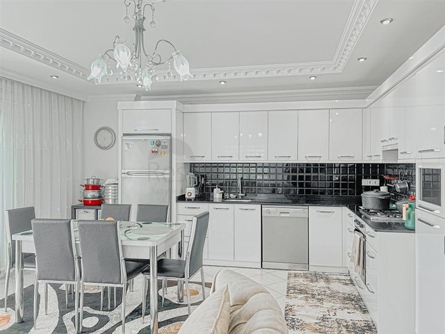 Квартира 2+1 свидом на море и горы в районе Махмутлар