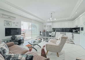 Квартира 2+1 свидом на море и горы в районе Махмутлар