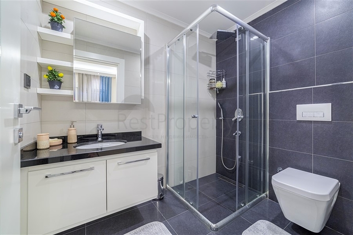 Пентхаус планировкой 3+1 с видом на Средиземное море