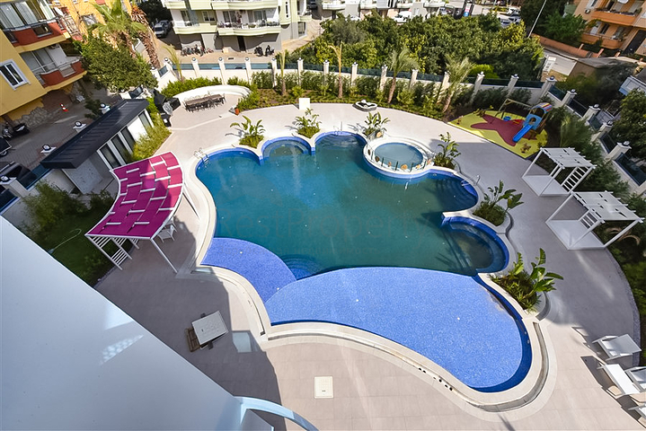 Квартира 1+1 в люкс комплексе в центре Алании