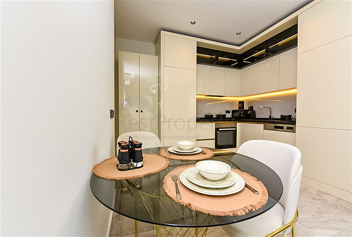 Квартира 1+1 в люкс комплексе в центре Алании