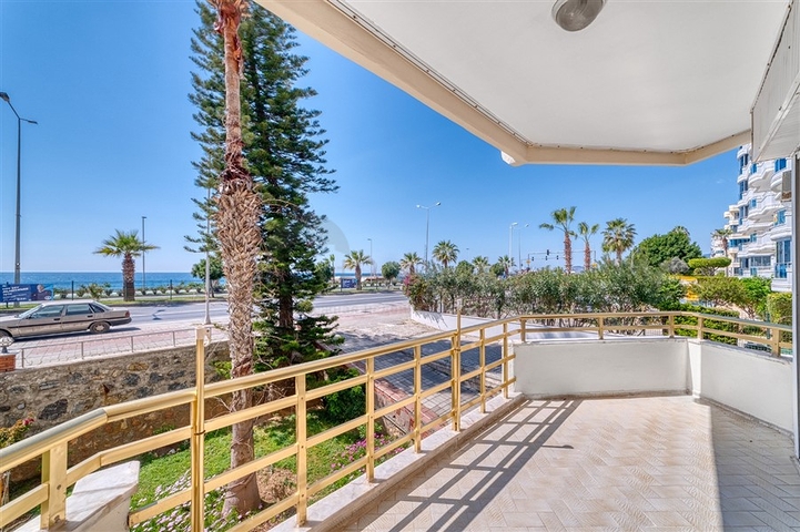 Апартаменты в комплексе на первой береговой линии