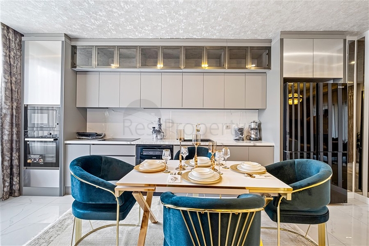 Трехкомнатный пентхаус с дизайнерским ремонтом