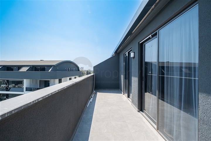 Трехкомнатный пентхаус с дизайнерским ремонтом