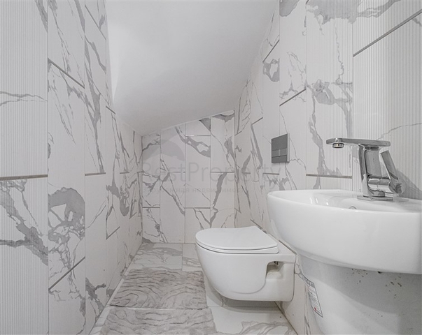 Трехкомнатный пентхаус с дизайнерским ремонтом