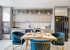 Трехкомнатный пентхаус с дизайнерским ремонтом