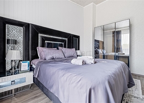 Трехкомнатный пентхаус с дизайнерским ремонтом