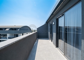 Трехкомнатный пентхаус с дизайнерским ремонтом