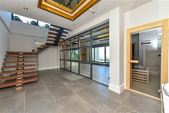 Роскошная вилла 4+1 в районе Каргыджак