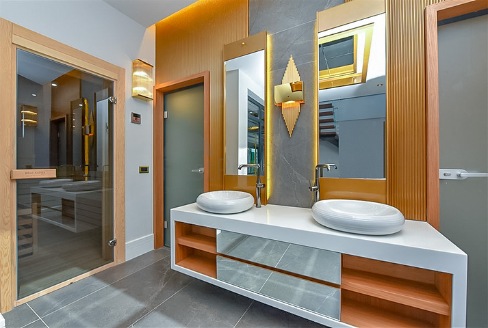 Роскошная вилла 4+1 в районе Каргыджак