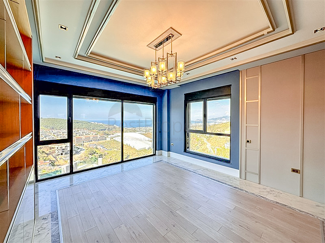 Роскошная вилла 4+1 в районе Каргыджак