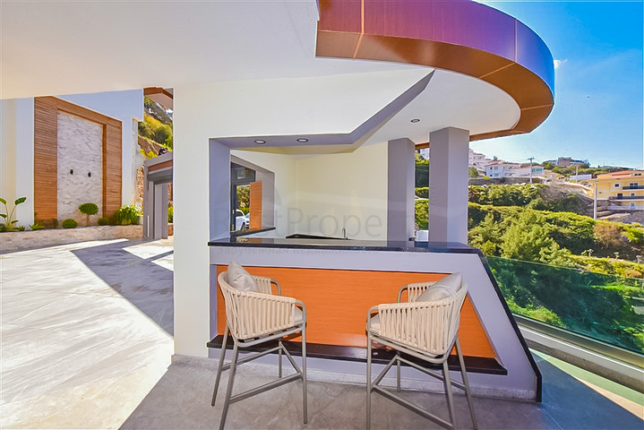 Роскошная вилла 4+1 в районе Каргыджак