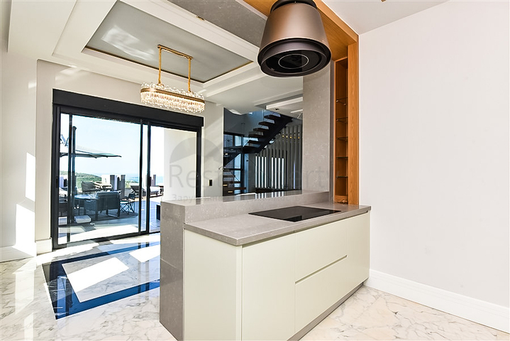 Роскошная вилла 4+1 в районе Каргыджак