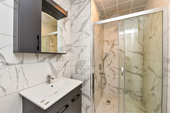 Уютный садовый дуплекс в районе Оба