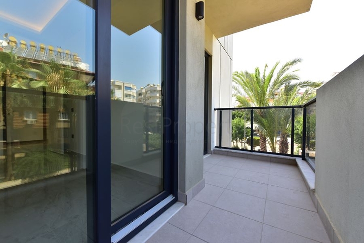 Квартира 1+1 в новом комплексе всего в 400 м от моря в центре Алании 