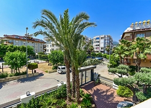 Квартира 1+1 в новом комплексе всего в 400 м от моря в центре Алании 