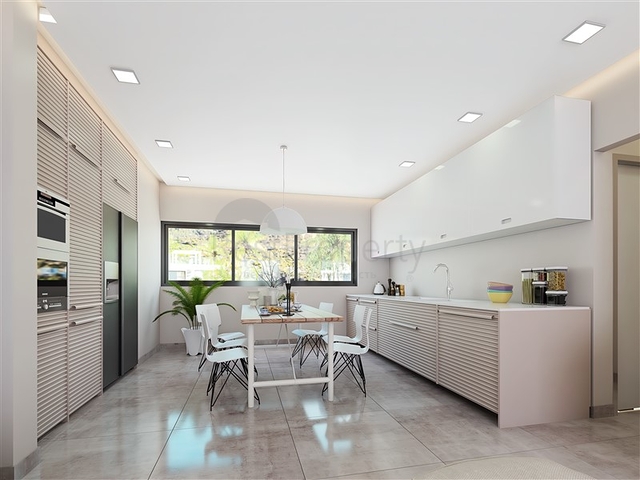 Апартаменты 2+1 со своей террасой  в 100 метрах от моря