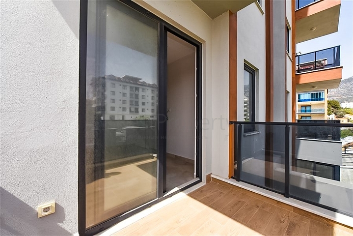 Квартира 2+1 со своим садом в Кестеле