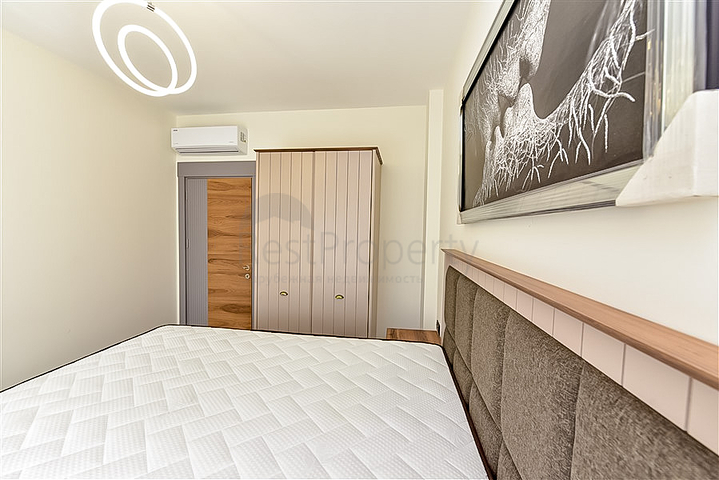 Трехкомнатная квартира в районе Махмутлар с видом на горы