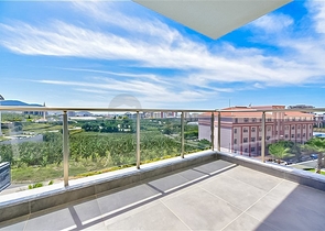 Трехкомнатная квартира в районе Махмутлар с видом на горы