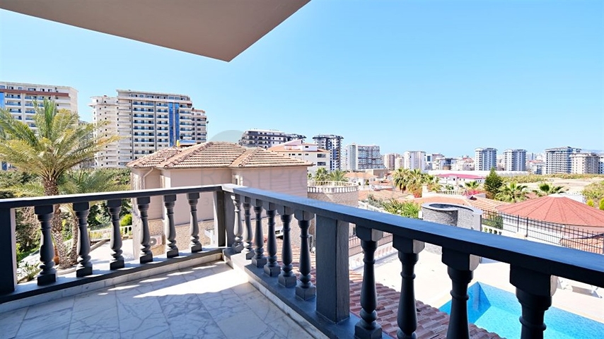 Меблированная вилла в центре Махмутлара