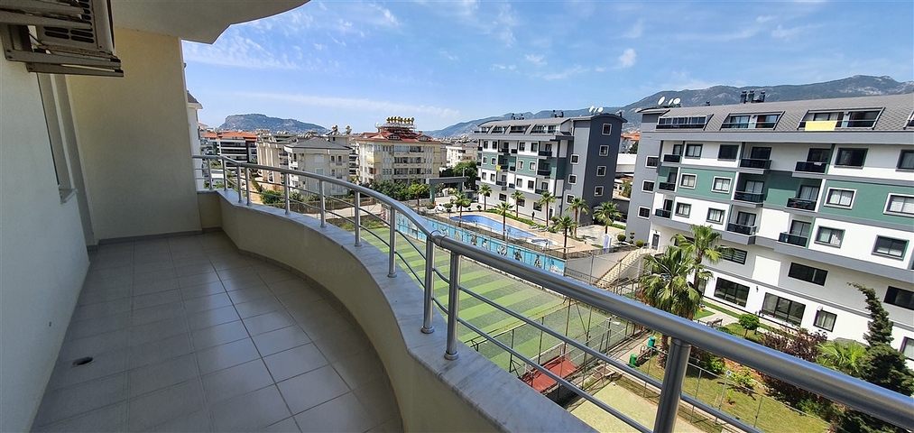 Просторная квартира 3+1 в районе Тосмур