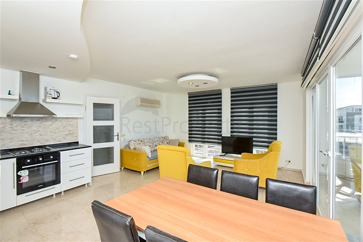 Просторный пентхаус планировкой 3+1 в районе Конаклы. 