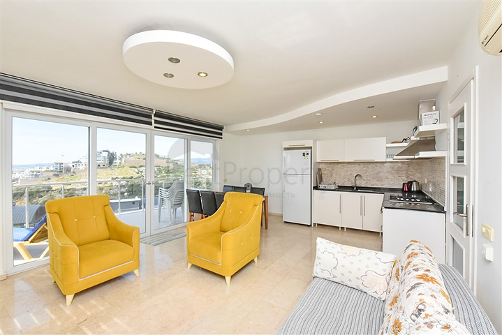 Просторный пентхаус планировкой 3+1 в районе Конаклы. 