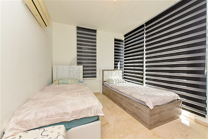 Просторный пентхаус планировкой 3+1 в районе Конаклы. 